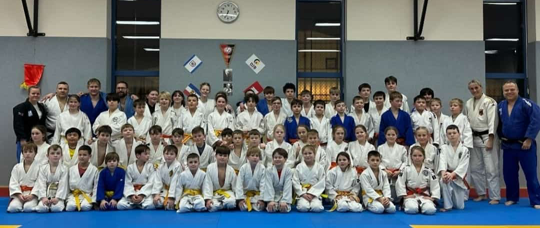 Bezirksrandori: Intensives Judo-Training mit 60 jungen Kämpfern